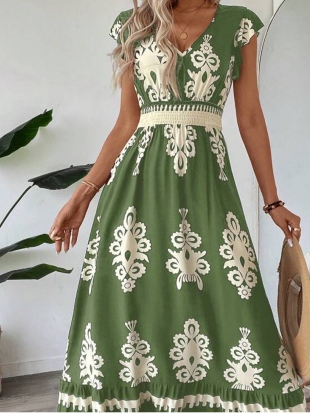 Delilah Wear Green Maxi Dress with White Floral Print - Picture 3 of 3